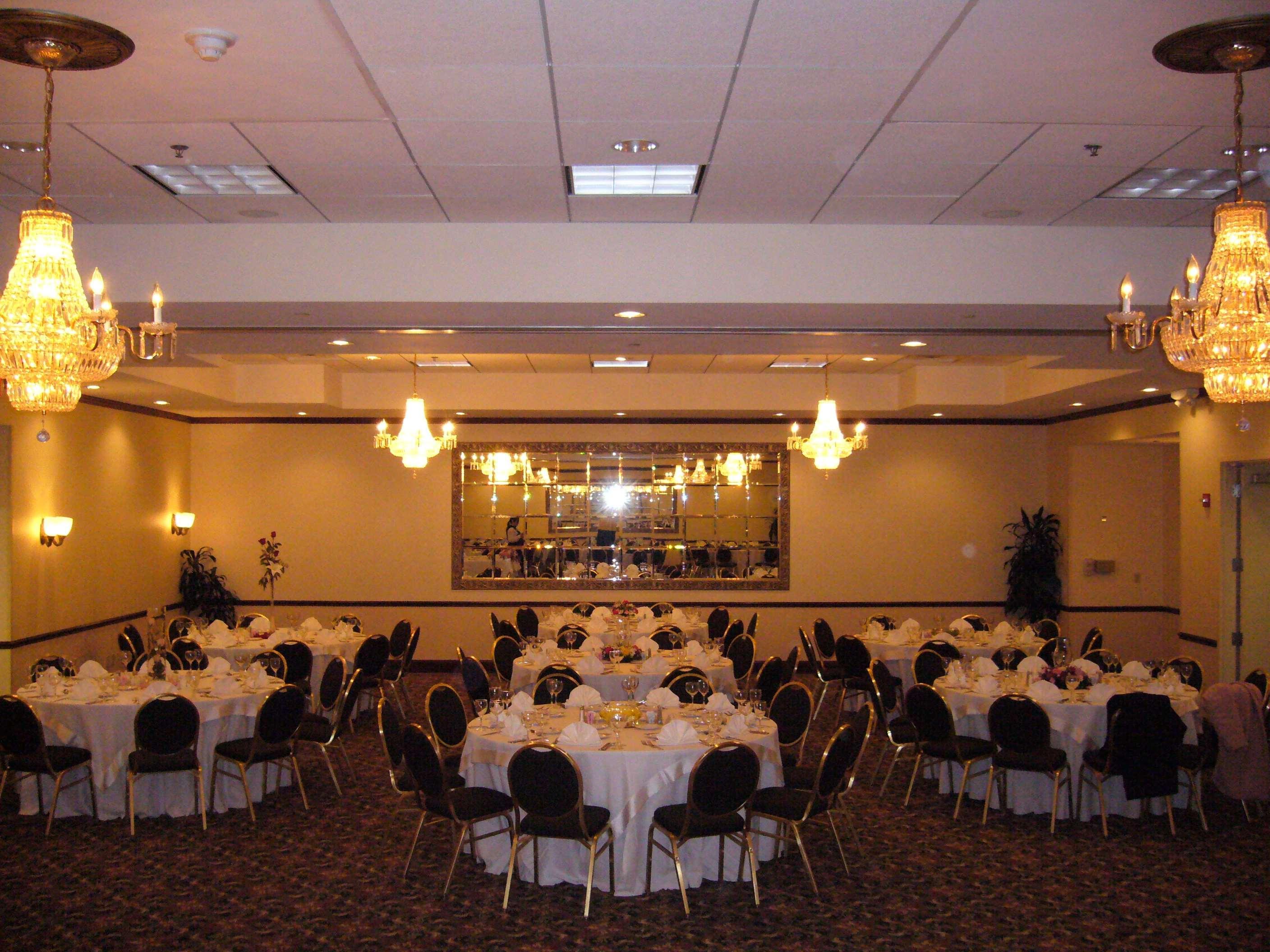 Hilton Garden Inn Fairfax Restaurant photo
