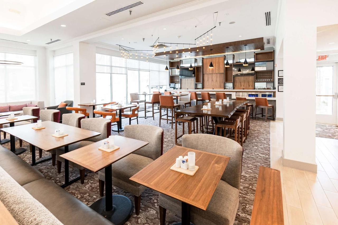 Hilton Garden Inn Fairfax Exterior photo