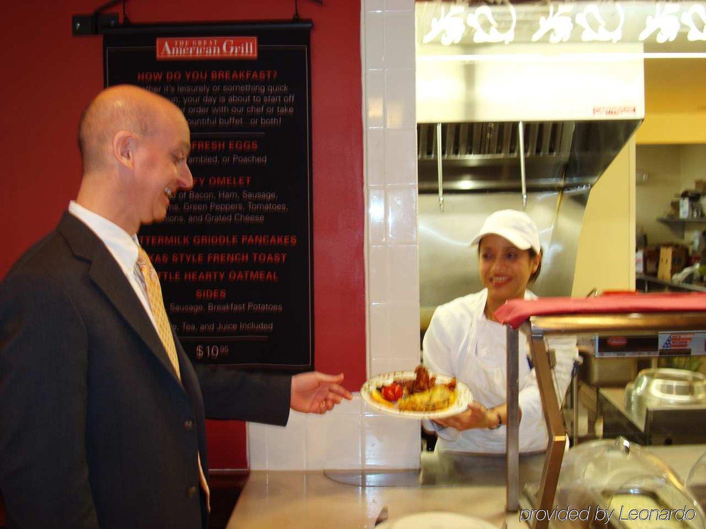 Hilton Garden Inn Fairfax Restaurant photo