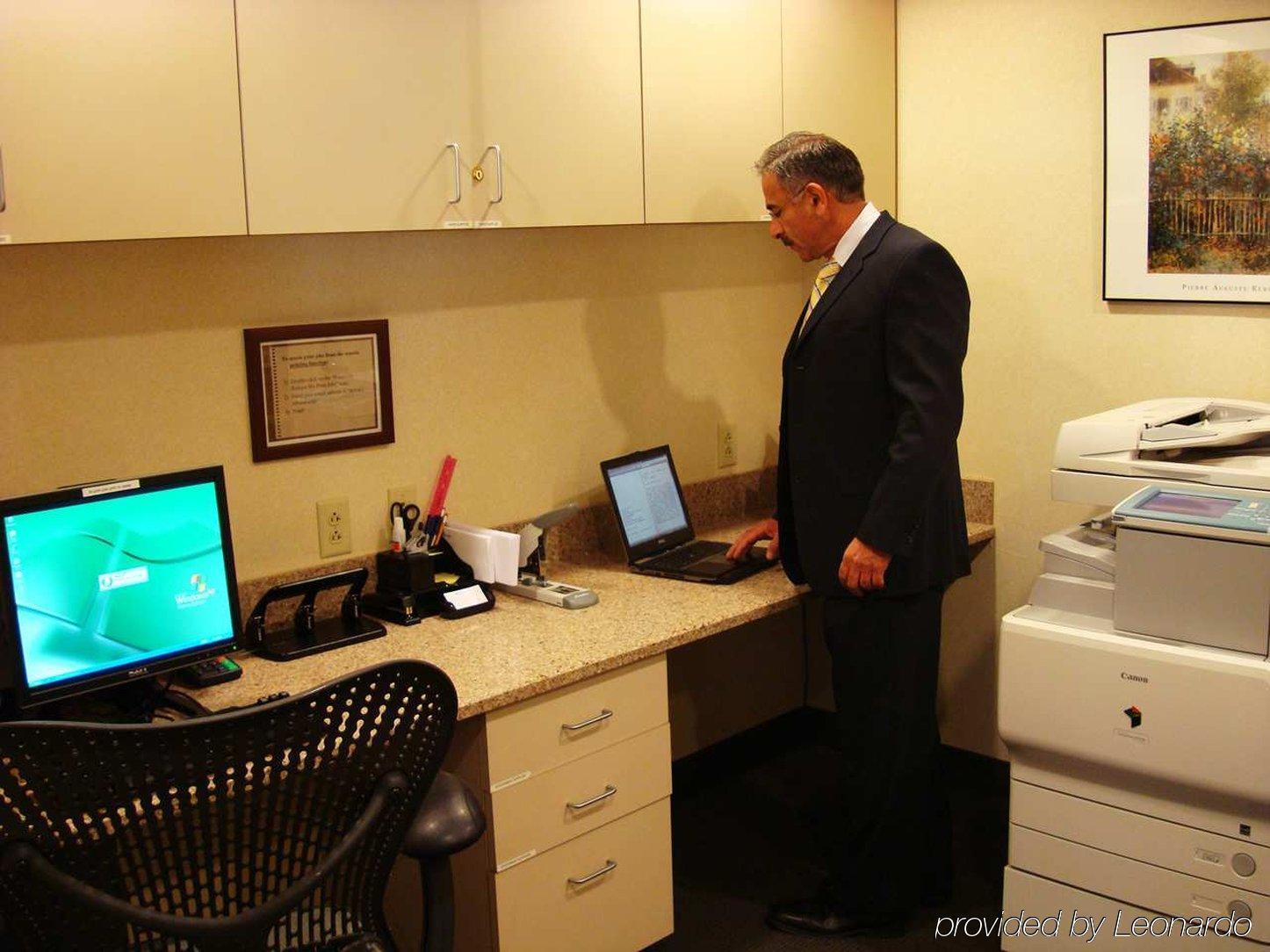 Hilton Garden Inn Fairfax Facilities photo