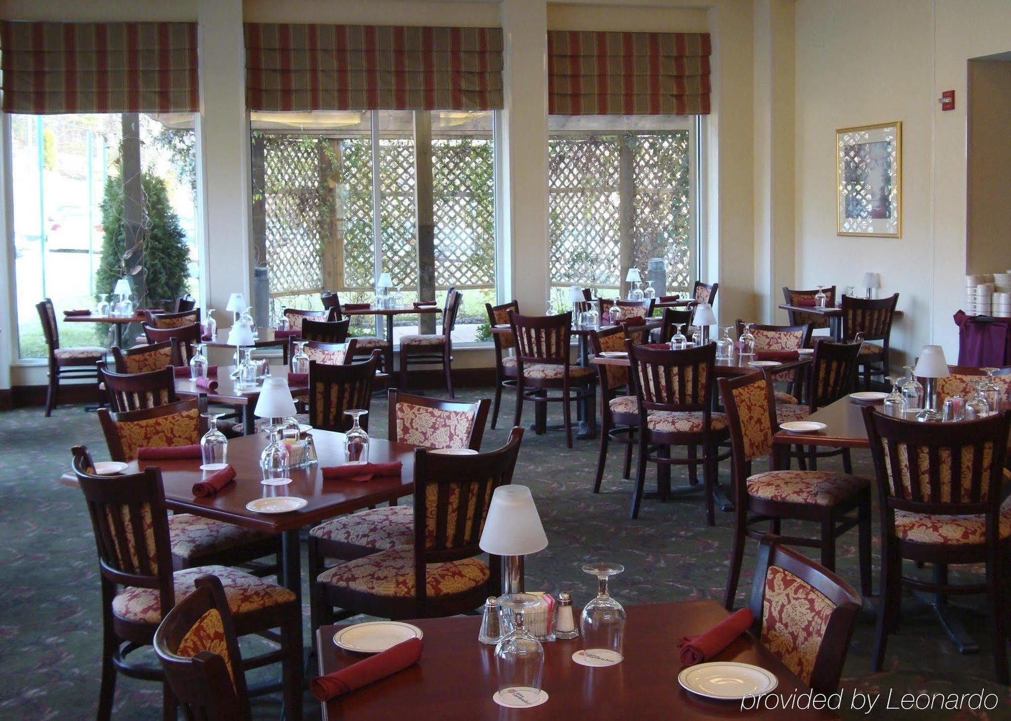 Hilton Garden Inn Fairfax Exterior photo