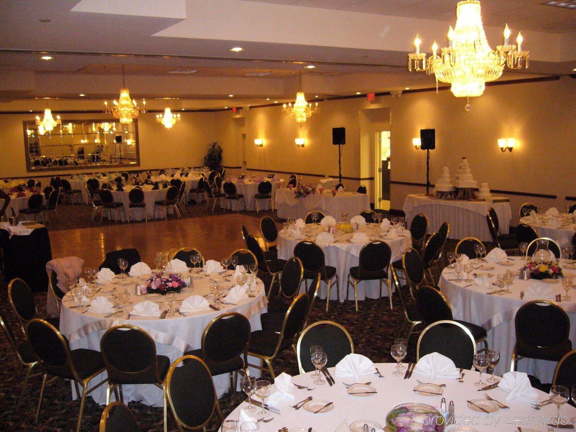 Hilton Garden Inn Fairfax Restaurant photo