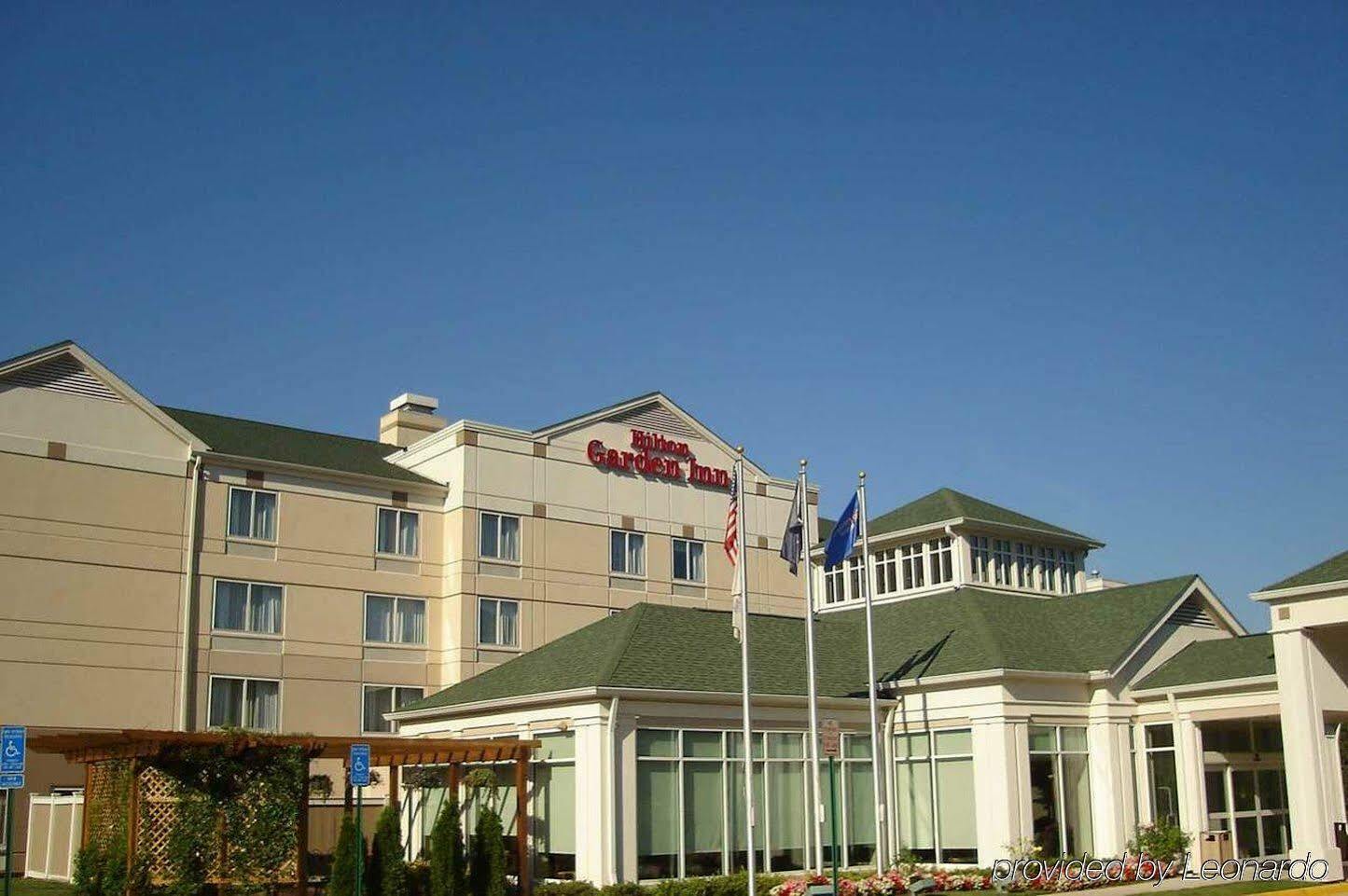Hilton Garden Inn Fairfax Exterior photo